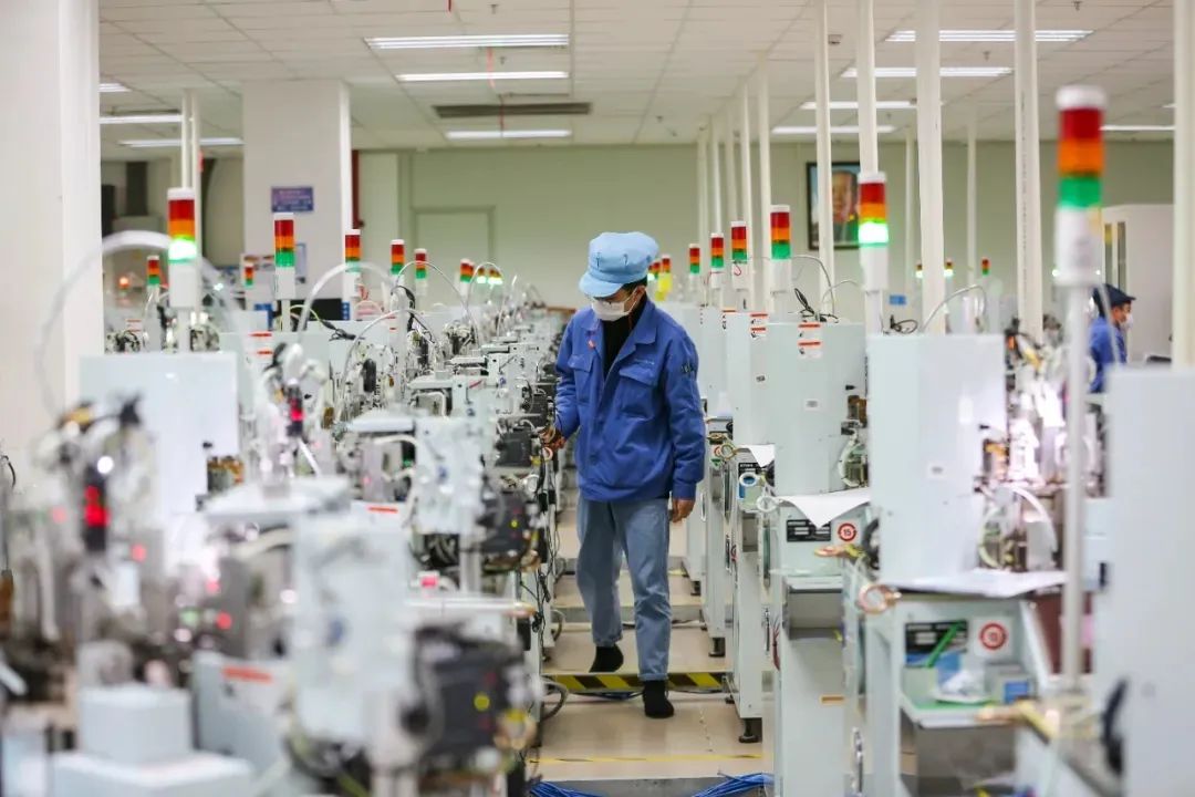 “智改數(shù)轉(zhuǎn)”賦能產(chǎn)業(yè)創(chuàng)新升級(jí)，貴陽高新區(qū)跑出新型工業(yè)化“加速度”